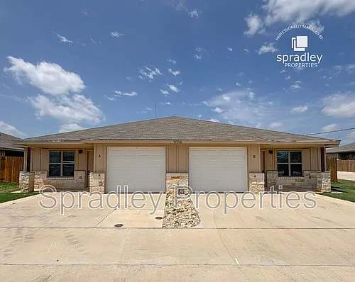 1004B Kerr Ct Photo 1