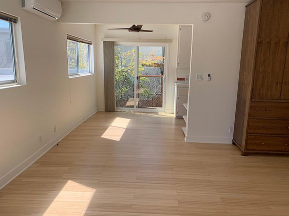 4th image of 631 Pier Ave #2