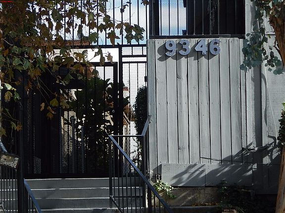 2nd image of 9346 Van Nuys Blvd Unit 4
