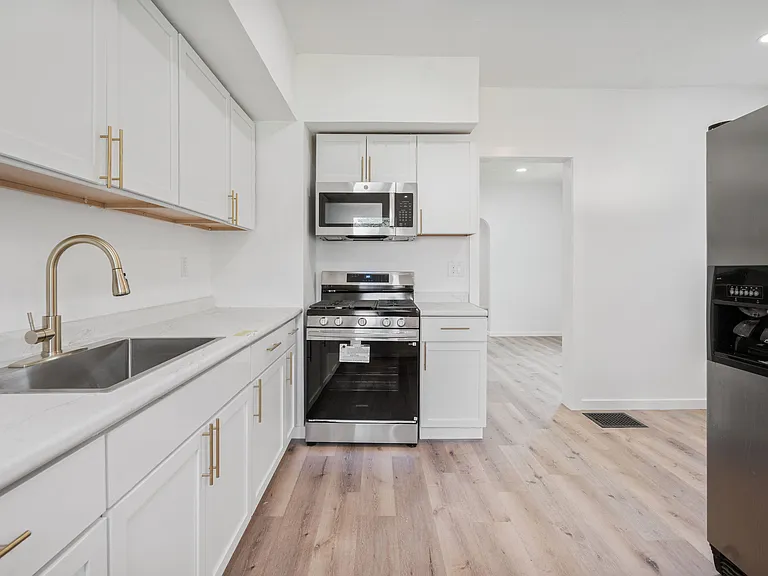 1009 N Indiana Ave — Photo 6