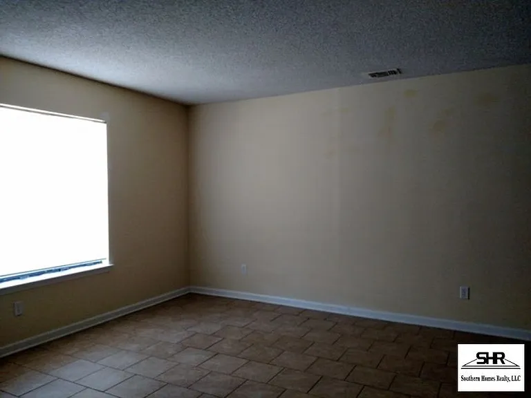 6326 W Fairfield Dr #B — Photo 2