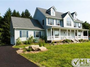 17 Waring Ln, New Paltz, NY 12561