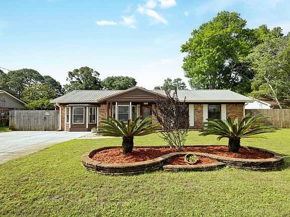 2nd image of 324 Parkway Pl