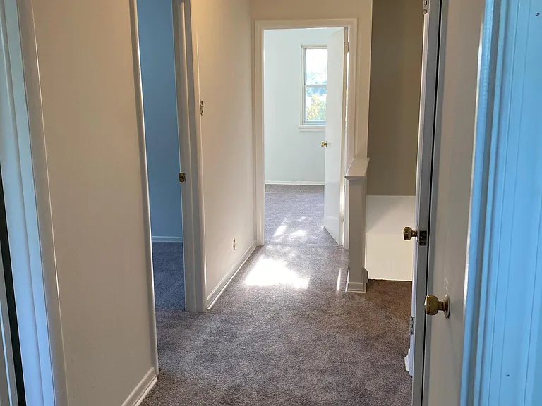 2851 Rossiter Ave — Photo 6