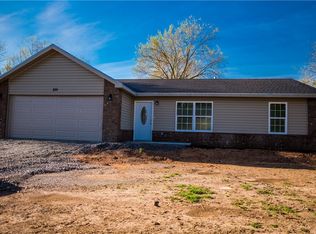 201 Huntington St, Gravette, AR 72736