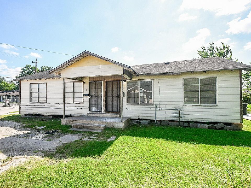 1st image of 6024 Collingsworth St APT 2