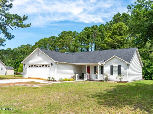 134 Lake Arthur Drive, Bogue, NC 28570