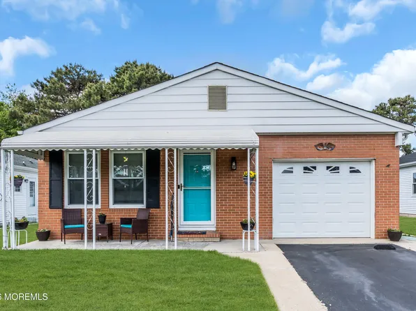 9 Calalou Court, Toms River, NJ 08757