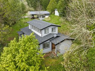 97859 Gravelford Ln, Myrtle Point, OR 97458