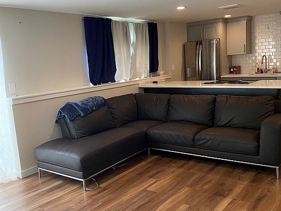 2nd image of 5014 35th Ave SW #B