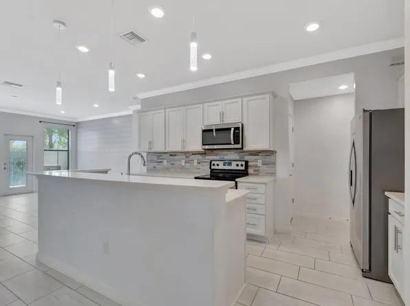 2854 Bard St, Palm Springs, FL 33406