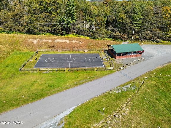 5th image of 87 Ridge Dr S