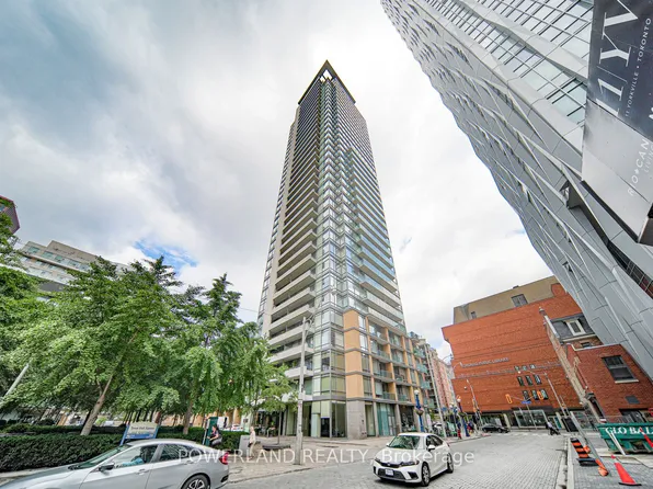 18 Yorkville Ave, Toronto, ON