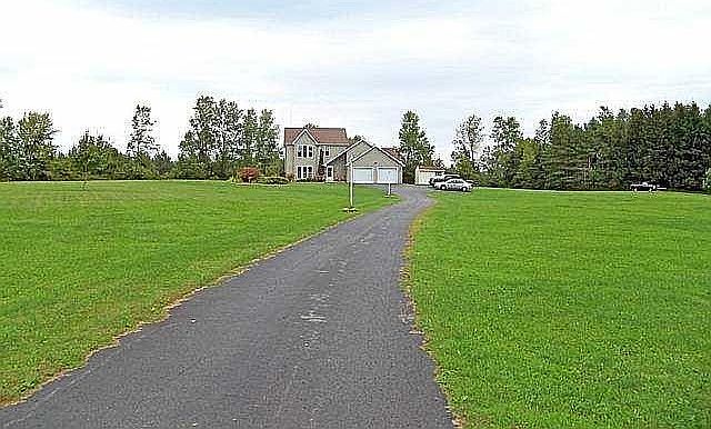 2nd image of 3865 Pike Rd