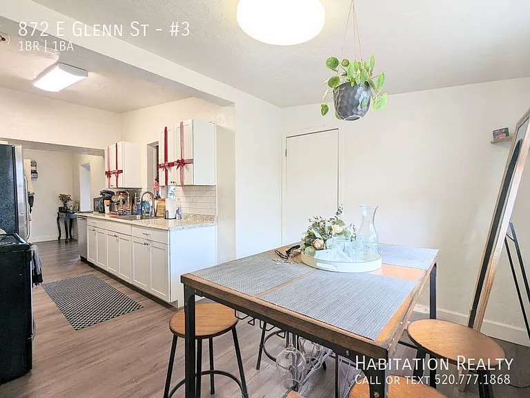872 E Glenn St #3 — Photo 3