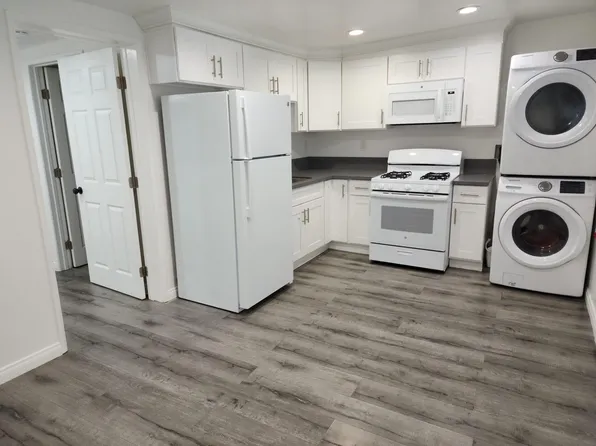 19226 Hartland St, Reseda, CA 91335