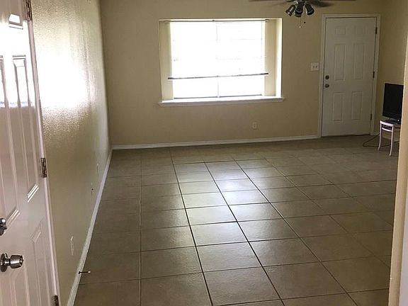 5th image of 105 Princesa St