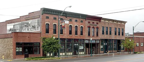 411 Garrison Ave Photo 1