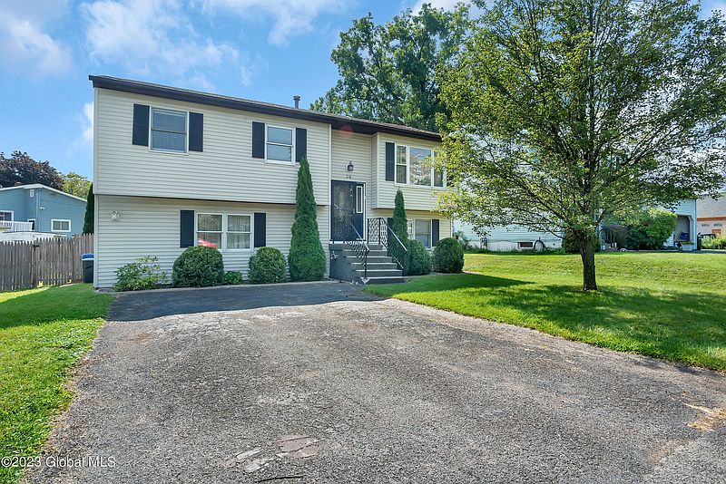 2nd image of 34 Bender Avenue
