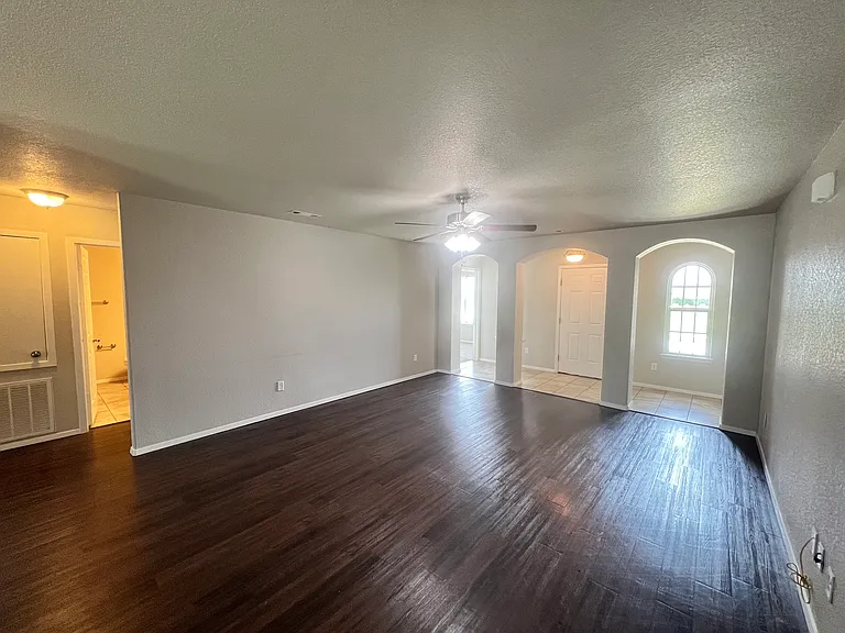 1150 Battery Dr — Photo 4