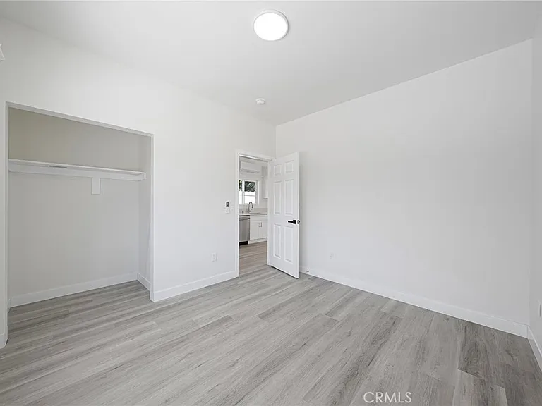 2423 S Myrtle Ave — Photo 5