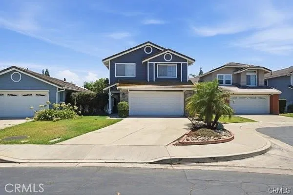 4 bed, 2.5 bath, 1726 sqft, $3,850 — Photo 1