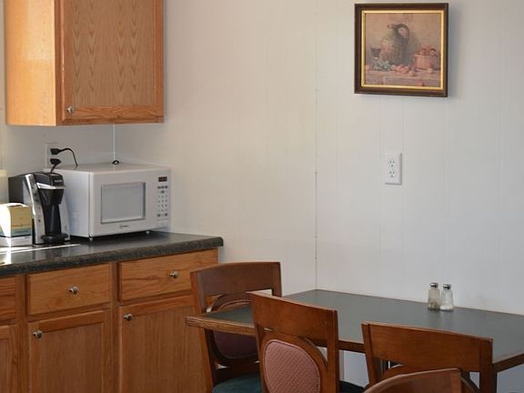 5th image of 660 E Lake View Rd