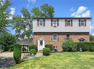 1446 Hidden Timber Dr, Pittsburgh, PA 15220