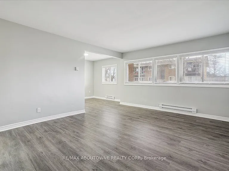 2354 Queensway Dr #2 — Photo 6