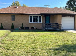 25 Wheatland Dr, Hutchinson, KS 67502