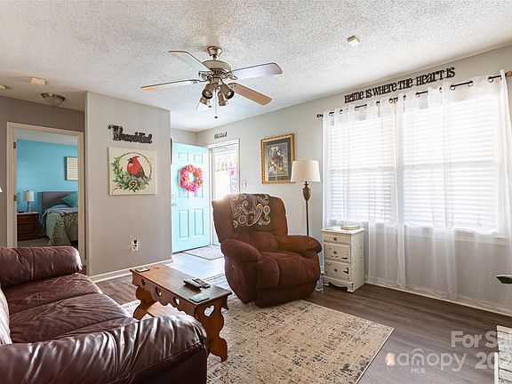 5th image of 105 Mountain Side Dr