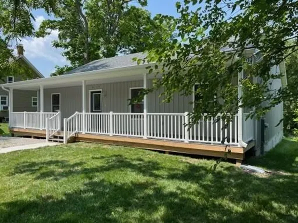 615 E 7th St, Cameron, MO 64429