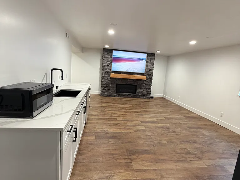 923 W 2100 N — Photo 16