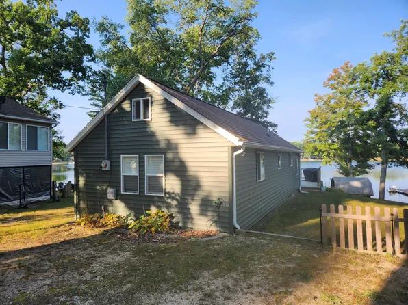 12083 N Lake St, Bitely, MI 49309