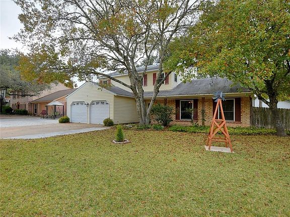 2nd image of 1406 Wood Rock Dr