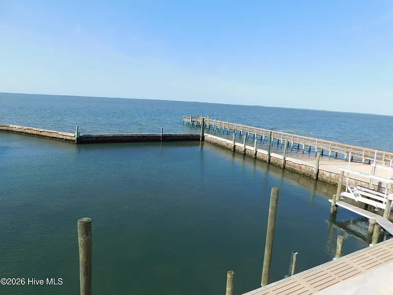 142 S Ferry Dock Rd #B — Photo 11