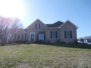 440 Hill Top Dr, Lenoir City, TN 37772