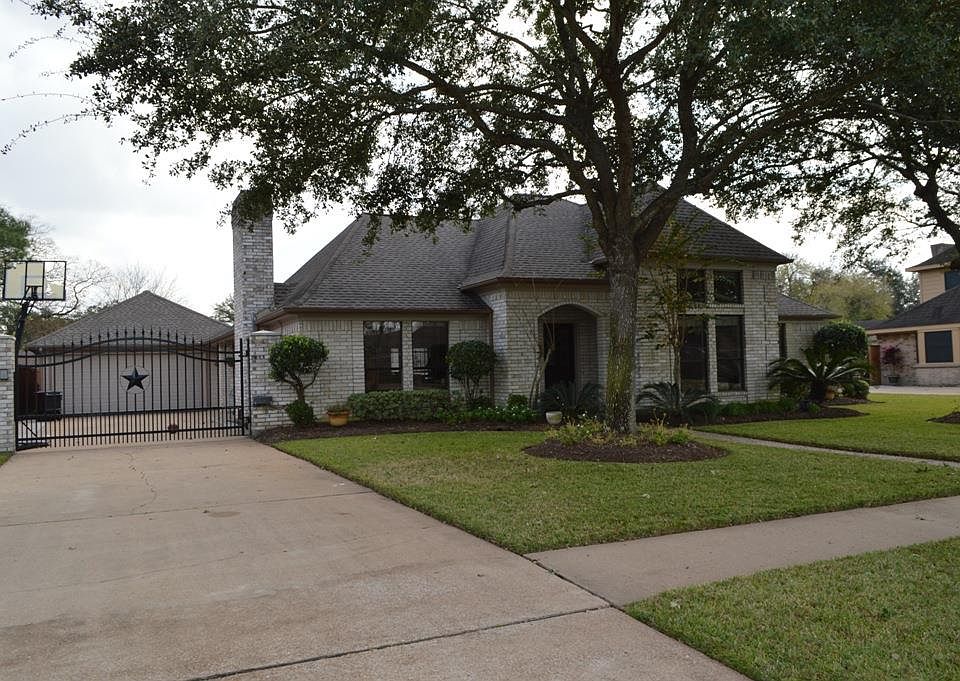 1st image of 2213 Canterbury Ct
