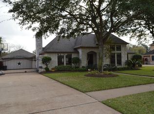 2213 Canterbury Ct, Deer Park, TX 77536