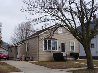 707 S 19th St, Manitowoc, WI 54220