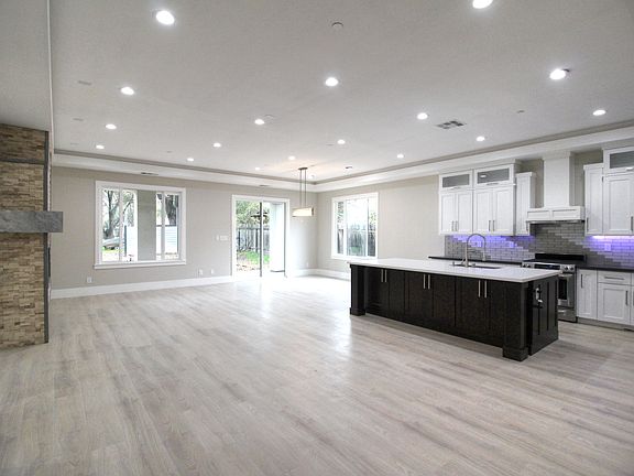4th image of 8225 Mariposa Ave