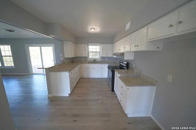 323 Stockton Dr — Photo 12