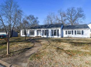 941 Warwick Ln, Ballwin, MO 63011