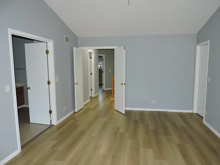 121 Hampton Ave — Photo 21