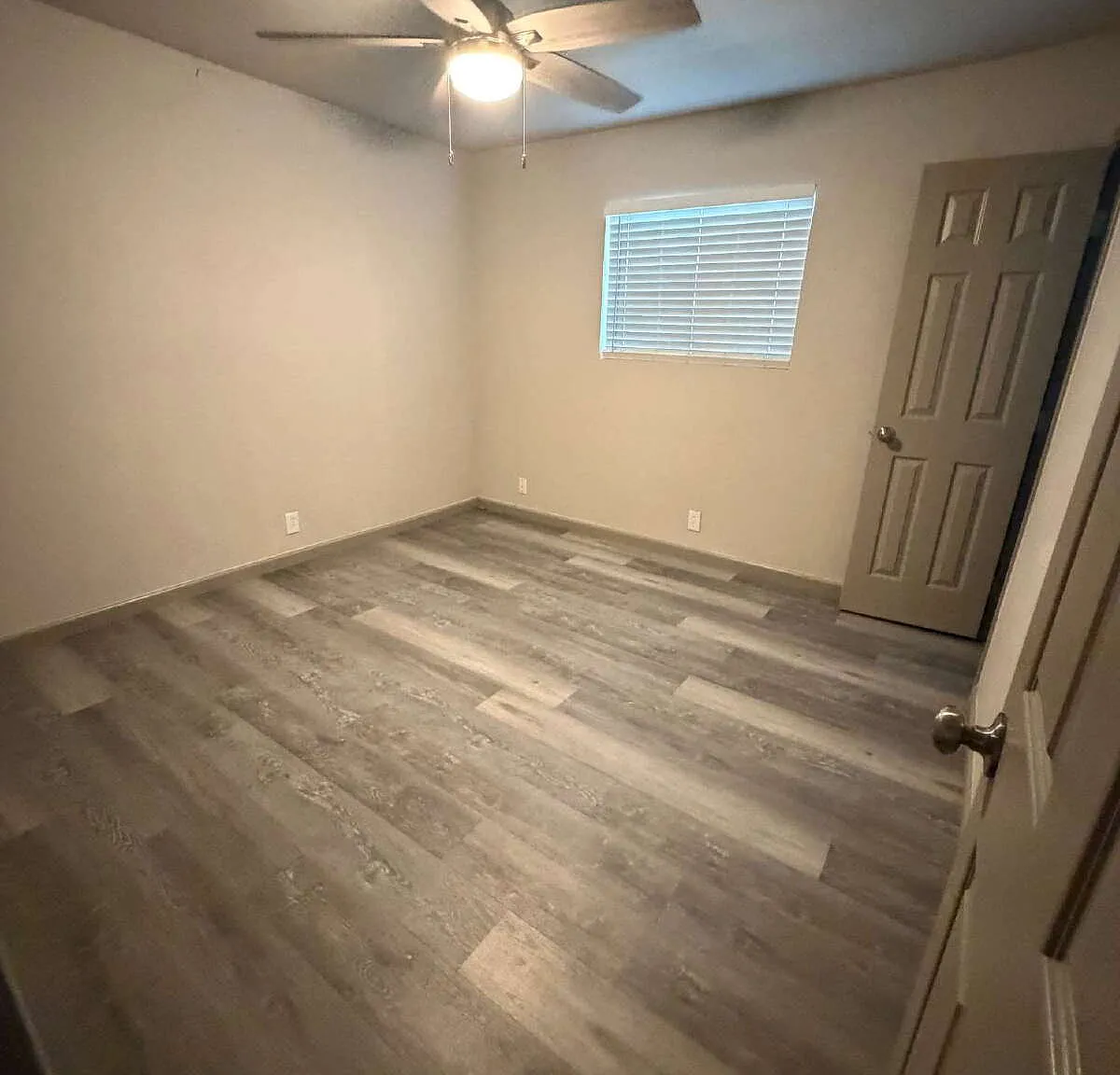 3 bed, 2.0 bath, 950 sqft, $1,800 — Photo 3