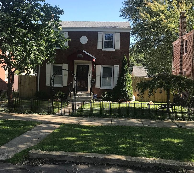 2nd image of 7323 S Whipple St