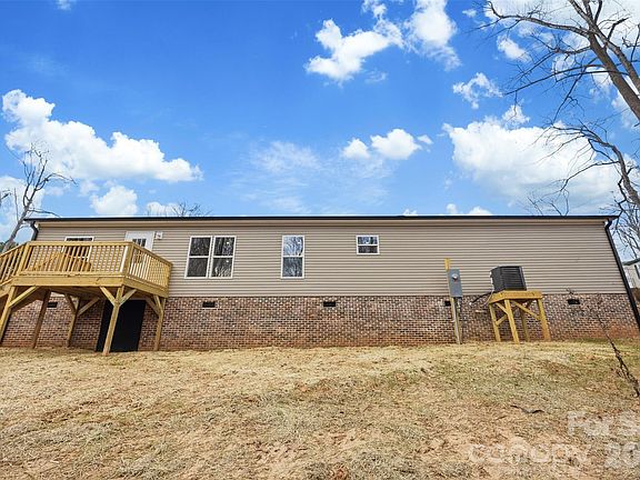 3rd image of 229 Sailwinds Rd