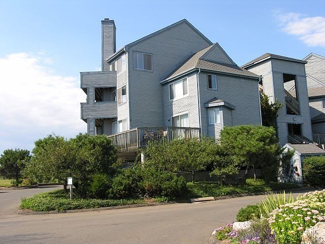 For Sale: 2 Mansfiedl Grove Road, East Haven, CT 06512