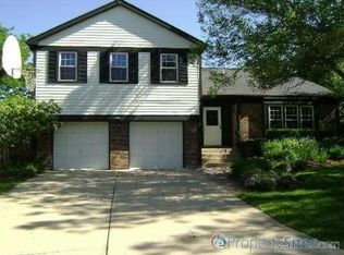 1842 Albright Ct, Wheaton, IL 60189