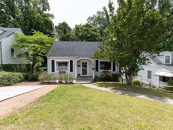 3rd image of 1131 Lindsay St